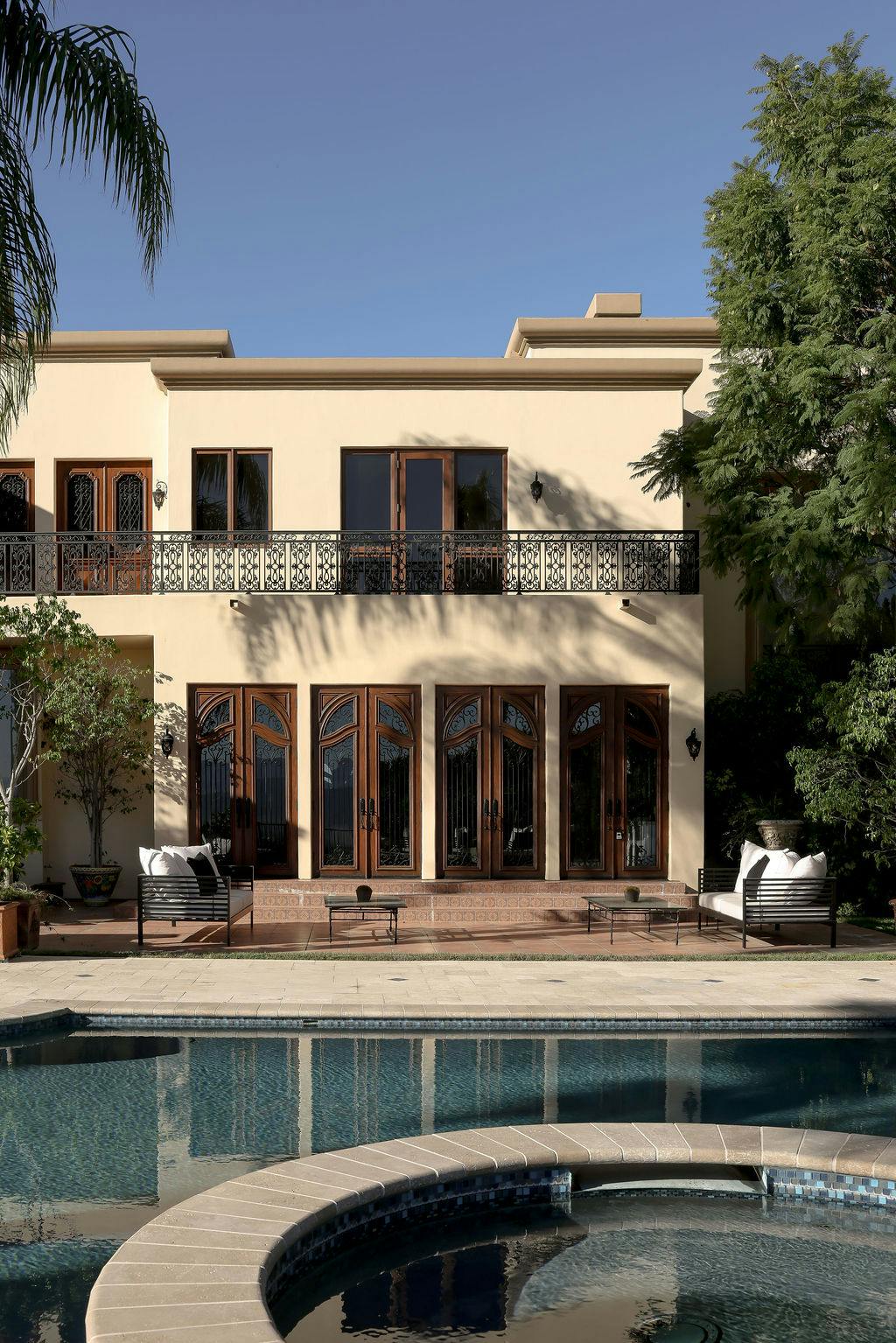 Meridith-Baer-Home-Home-Staging-Estates-Southern-California-Clerendon-Estate-Outdoors